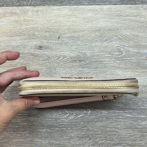 0327 Michael Kors full zip wallet - Picture 3 of 8